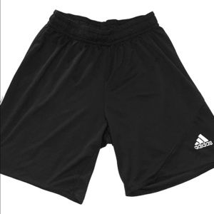 Adidas shorts 🖤
